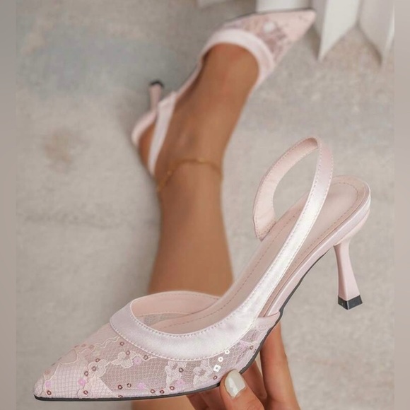 Cute pink heels. Never worn - Picture 2 of 4